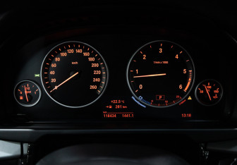 Подержанный автомобиль BMW X5 2018 года (24 фото)