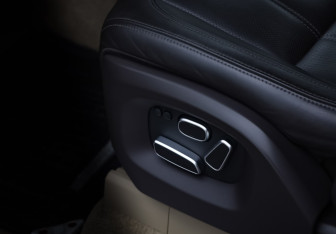 Подержанный автомобиль Land Rover Range Rover 2013 года (29 фото)