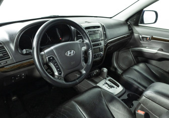 Подержанный автомобиль Hyundai Santa Fe 2010 года (11 фото)