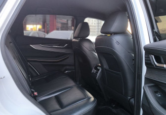 Подержанный автомобиль Exeed LX 2024 года (15 фото)