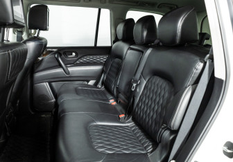 Подержанный автомобиль Infiniti QX80 2018 года (10 фото)