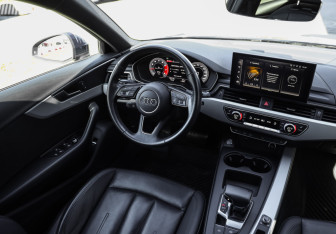 Подержанный автомобиль Audi A4 Sedan 2021 года (10 фото)