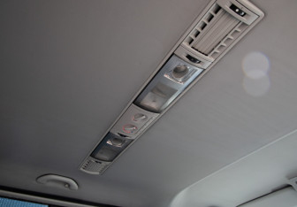 Подержанный автомобиль Volkswagen Caravelle 2008 года (16 фото)