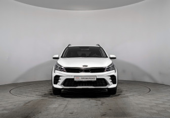 Подержанный автомобиль Kia Rio Hatchback 2021 года (2 фото)