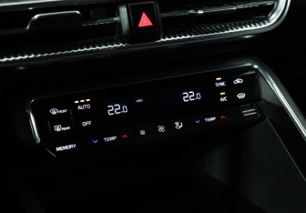 Подержанный автомобиль Kia K5 2020 года (18 фото)