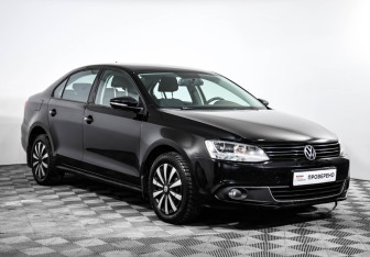 Подержанный автомобиль Volkswagen Jetta Sedan 2012 года (7 фото)