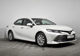 Подержанный автомобиль Toyota Camry Sedan 2019 года (3 фото)