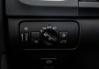 Подержанный автомобиль Volvo S60 2013 года (19 фото)