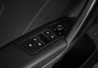 Подержанный автомобиль Volkswagen Tiguan 2019 года (18 фото)