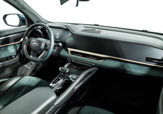 Подержанный автомобиль Geely Monjaro 2024 года (9 фото)