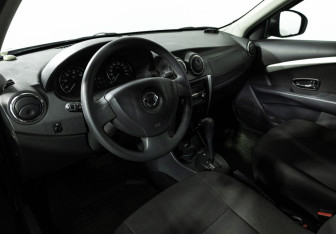 Подержанный автомобиль Nissan Almera Sedan 2017 года (11 фото)