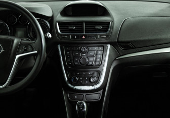 Подержанный автомобиль Opel Mokka 2014 года (14 фото)