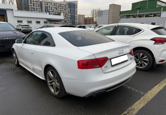 Подержанный автомобиль Audi A5 Coupe 2015 года (4 фото)