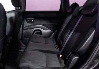 Подержанный автомобиль Citroen C-Crosser 2012 года (10 фото)