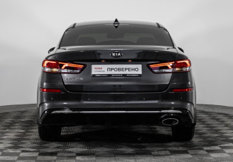 Подержанный автомобиль Kia Optima Sedan 2019 года (6 фото)