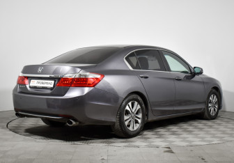 Подержанный автомобиль Honda Accord Sedan 2013 года (5 фото)