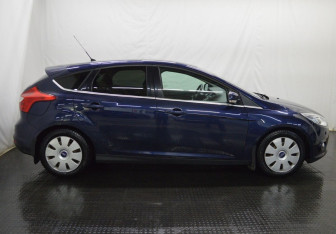 Подержанный автомобиль Ford Focus Hatchback 2013 года (4 фото)
