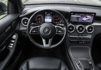 Подержанный автомобиль Mercedes-Benz GLC Coupe 2022 года (12 фото)