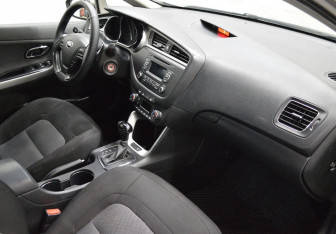 Подержанный автомобиль Kia Ceed Hatchback 2016 года (12 фото)