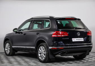 Подержанный автомобиль Volkswagen Touareg 2015 года (7 фото)