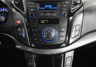Подержанный автомобиль Hyundai i40 Sedan 2015 года (15 фото)