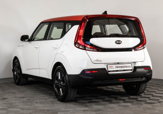Подержанный автомобиль Kia Soul 2021 года (7 фото)