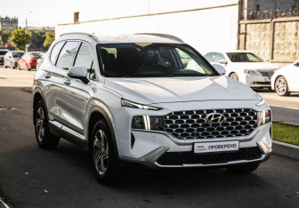 Подержанный автомобиль Hyundai Santa Fe 2021 года (5 фото)