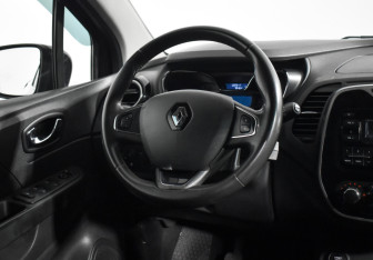 Подержанный автомобиль Renault Kaptur 2019 года (15 фото)