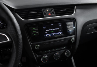 Подержанный автомобиль Skoda Octavia Liftback 2014 года (16 фото)