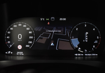 Подержанный автомобиль Volvo V90 Cross Country 2017 года (23 фото)