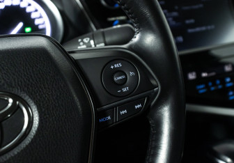 Подержанный автомобиль Toyota Camry Sedan 2020 года (20 фото)