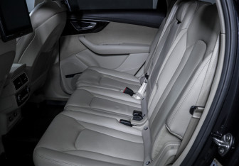 Подержанный автомобиль Audi Q7 2018 года (49 фото)