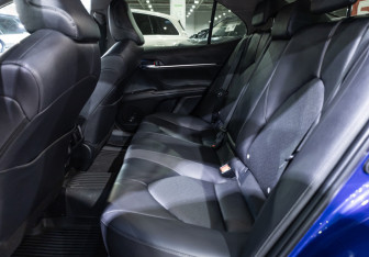 Подержанный автомобиль Toyota Camry Sedan 2021 года (19 фото)