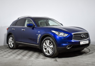Подержанный автомобиль Infiniti QX70 2014 года (3 фото)