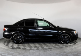 Подержанный автомобиль Nissan Almera Sedan 2005 года (4 фото)