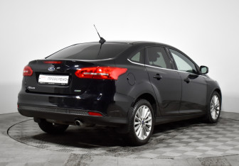 Подержанный автомобиль Ford Focus Sedan 2017 года (5 фото)
