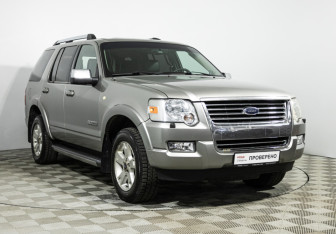 Подержанный автомобиль Ford Explorer 2008 года (3 фото)