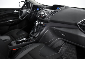 Подержанный автомобиль Ford Kuga 2013 года (10 фото)