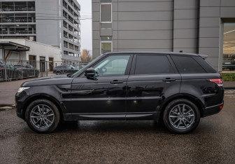Подержанный автомобиль Land Rover Range Rover Sport 2016 года (10 фото)