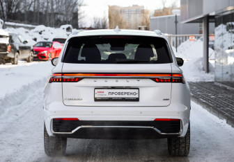 Подержанный автомобиль Geely Monjaro 2024 года (6 фото)