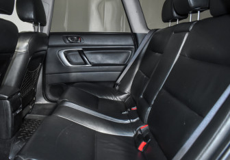 Подержанный автомобиль Subaru Outback Wagon 2006 года (12 фото)