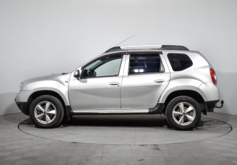 Подержанный автомобиль Renault Duster 2012 года (8 фото)