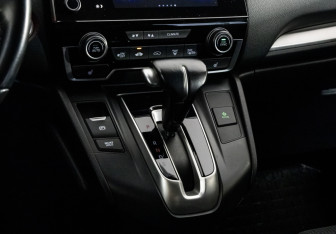 Подержанный автомобиль Honda CR-V 2018 года (14 фото)