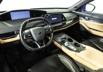 Подержанный автомобиль Changan UNI-K 2023 года (11 фото)