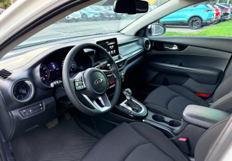 Подержанный автомобиль Kia Cerato Sedan 2020 года (8 фото)