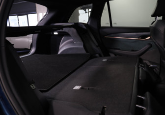 Подержанный автомобиль Geely Monjaro 2023 года (12 фото)