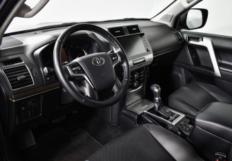 Подержанный автомобиль Toyota Land Cruiser Prado 2022 года (9 фото)