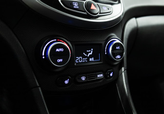 Подержанный автомобиль Hyundai Solaris Sedan 2015 года (15 фото)