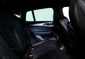 Подержанный автомобиль BMW X4 2020 года (24 фото)
