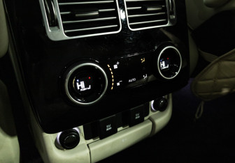 Подержанный автомобиль Land Rover Range Rover 2018 года (15 фото)